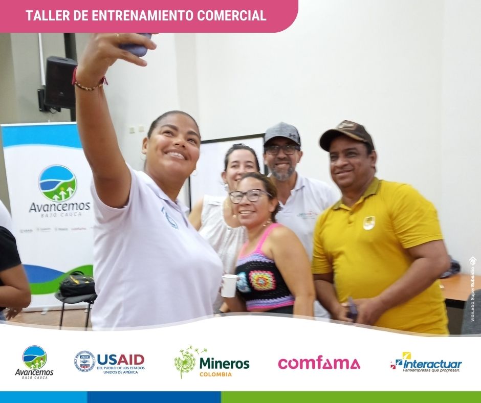 AvancemosBC's tweet photo. ➡️Desde Avancemos Bajo Cauca nos sentimos muy satisfechos de entregarles las herramientas necesarias a los empresarios del #BajoCauca para que sigan contribuyendo al desarrollo económico de la región.💚💙

@USAID_Colombia @Comfama @Mineros_sa https://t.co/hYdgd35UKa