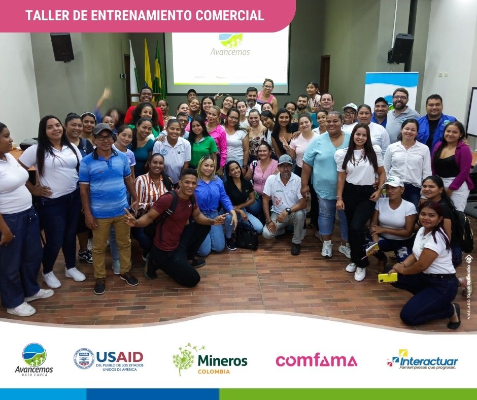 AvancemosBC's tweet photo. ➡️Desde Avancemos Bajo Cauca nos sentimos muy satisfechos de entregarles las herramientas necesarias a los empresarios del #BajoCauca para que sigan contribuyendo al desarrollo económico de la región.💚💙

@USAID_Colombia @Comfama @Mineros_sa https://t.co/hYdgd35UKa