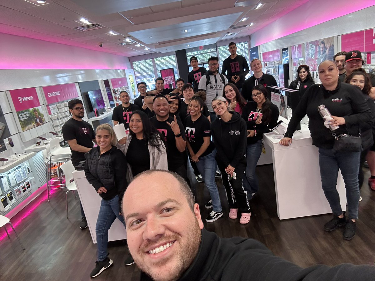 Kevin Murray (@kevinmurray3) on Twitter photo Awesome BEST Huddle this morning! This team is ready to WIN! We love our customers…it’s who we are! #WeWontStop <a href="/InMeeksOpinion/">Micaela Fryar</a> <a href="/rwashley1/">Rob Ashley</a> Great work <a href="/Manuel_Alcota/">Manuel</a> leading the meeting today! Awesome BEST Huddle this morning! This team is ready to WIN! We love our customers…it’s who we are! #WeWontStop <a href="/InMeeksOpinion/">Micaela Fryar</a> <a href="/rwashley1/">Rob Ashley</a> Great work <a href="/Manuel_Alcota/">Manuel</a> leading the meeting today!