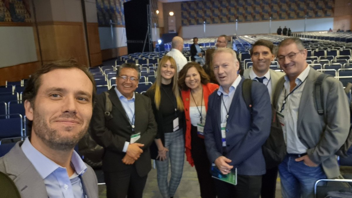 LATAM oncology at  #ASCO2023 <a href="/Betzabe100/">Erika Ruiz-Garcia</a> <a href="/rominaluca2/">rominaluca</a> <a href="/Juanmaoconnor/">Juan OConnor</a> <a href="/Nanodioca/">Mariano Dioca</a> <a href="/javierocastillo/">Javier Castillo</a> attending a brillant review y NET by <a href="/RachelRiechelm2/">Rachel Riechelmann</a>