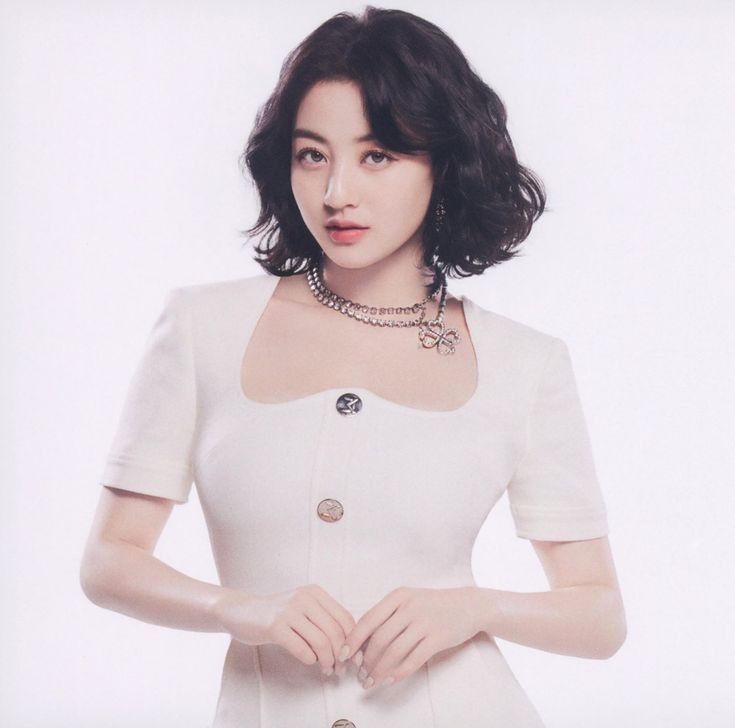 globaltwicee's tweet photo. .@JYPETWICE confirms 99% that #JIHYO will be the group's 2nd solo, with the album "KILLIN' ME GOOD" 

— launch is scheduled for AUGUST 📅 https://t.co/6H6fXXFo3G