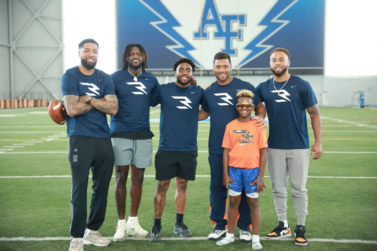 So grateful to my @Broncos Teammates for helping out the kids! The best! Also forever grateful to all the coaches, staff, volunteers, and all of Air Force for helping make @RWPassAcademy 2023 successful! Year 13! 🙏🏾