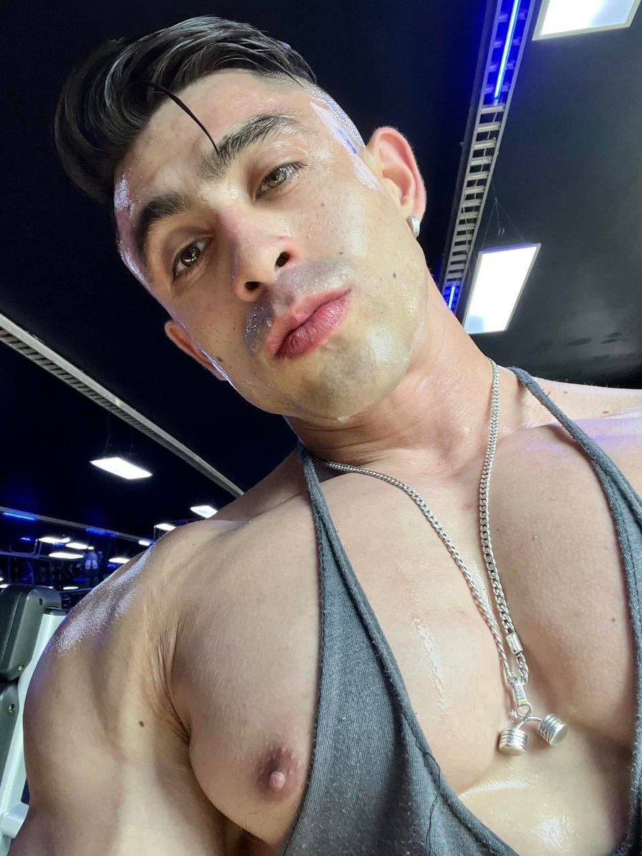 Muscle men tweet media