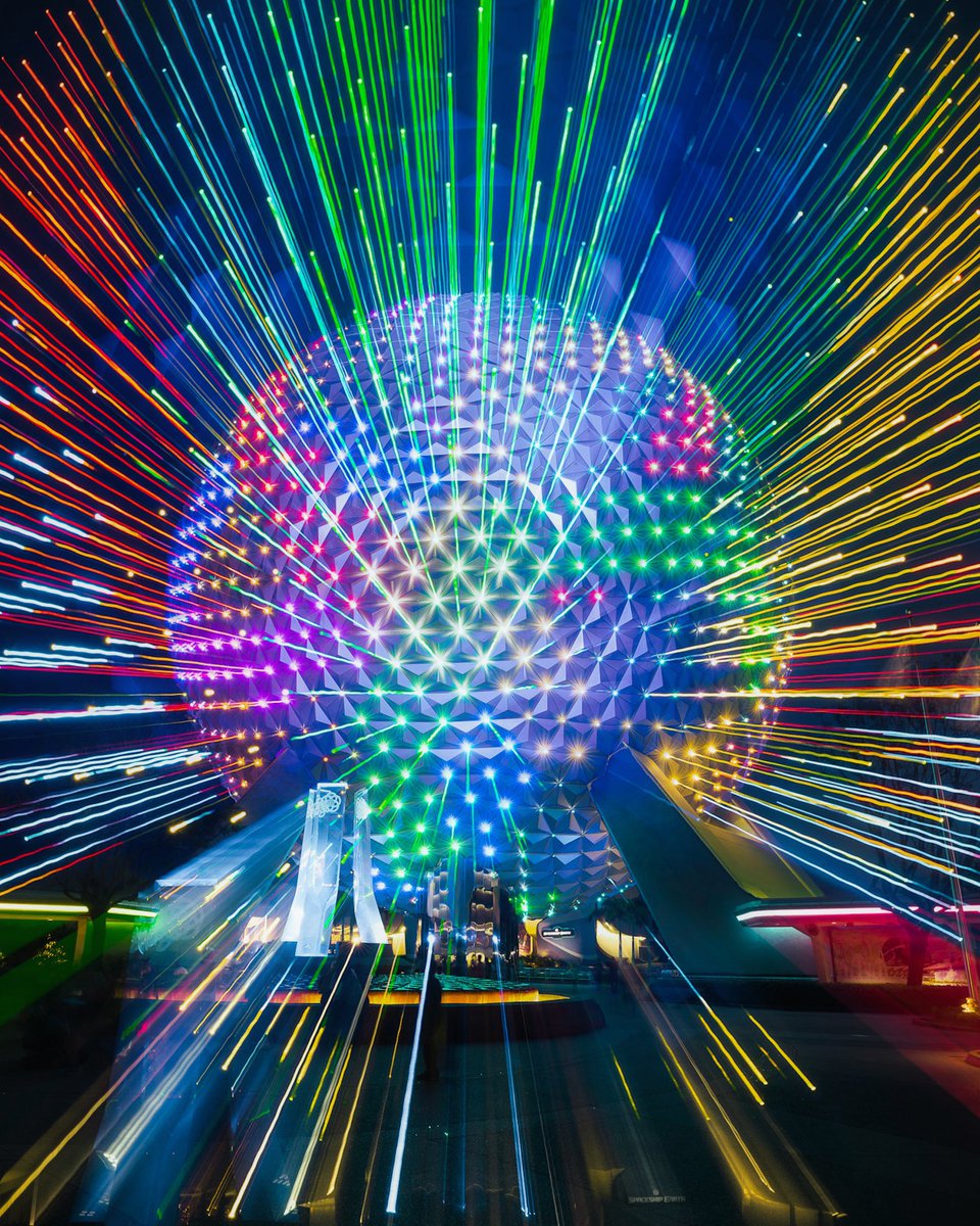 Somewareatdisney tweet media