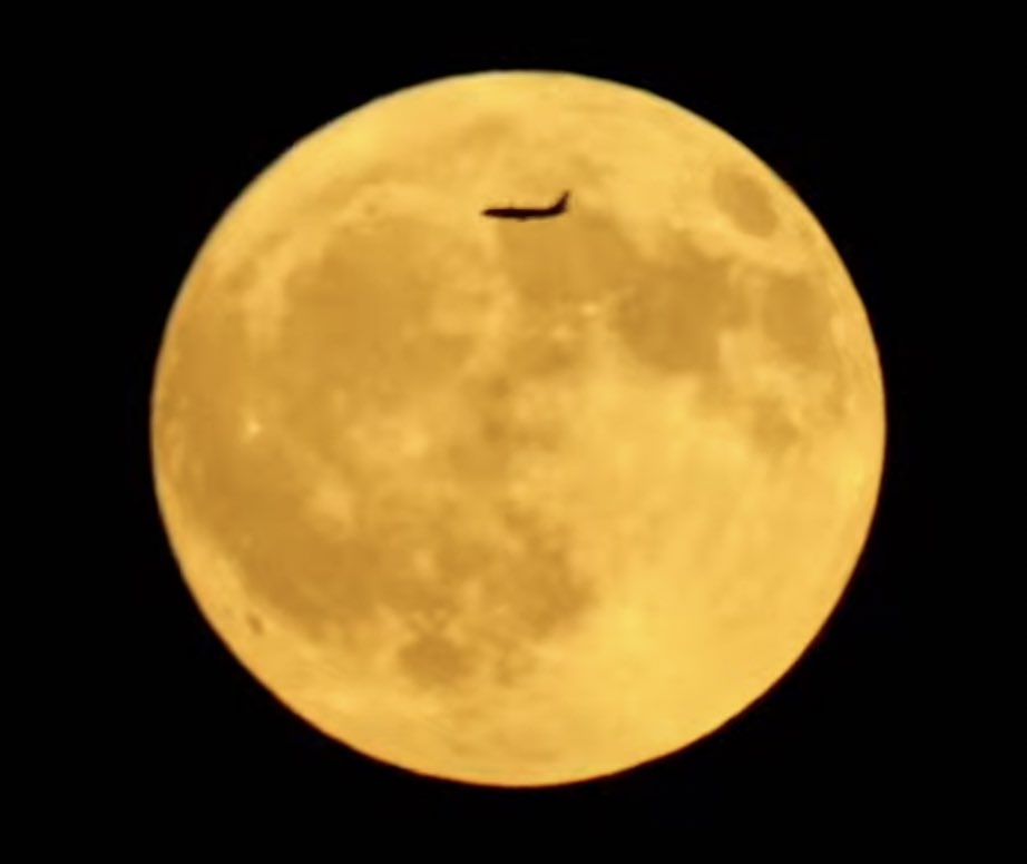 Watch my video on last nights epic #StrawberryMoon rising last night over Liverpool youtube.com/live/d5JqUkc6J…