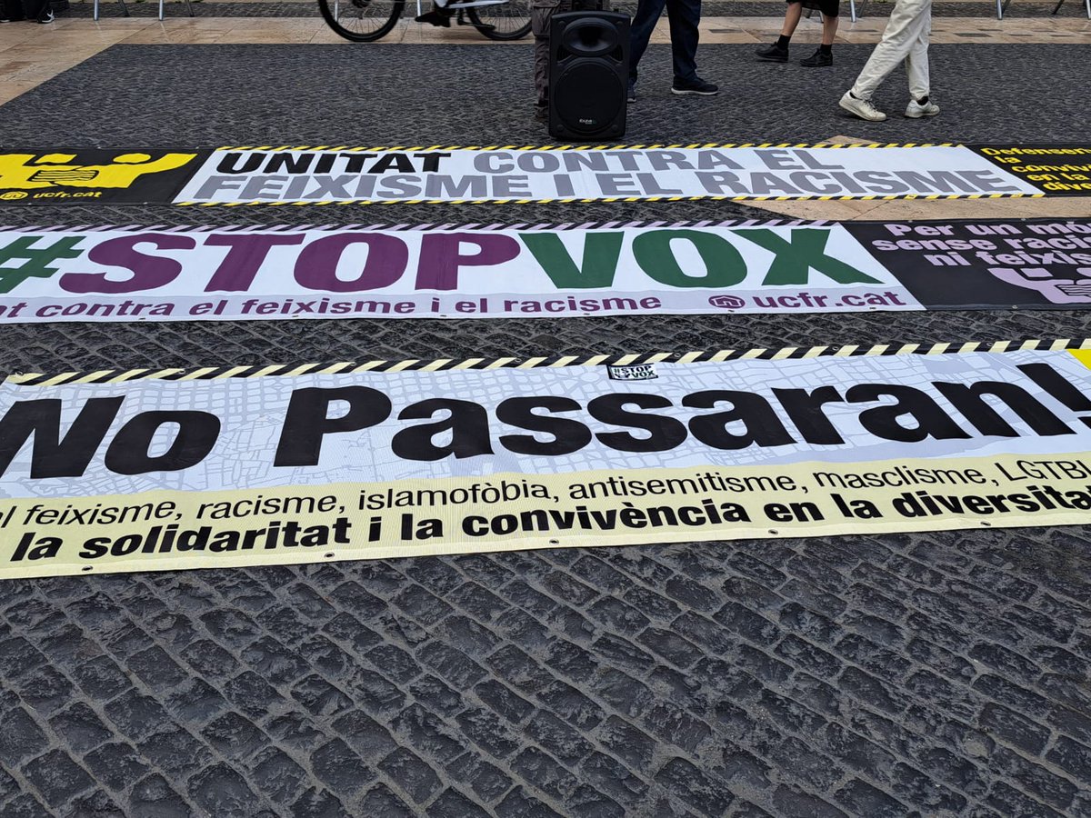 Marx21Cat's tweet photo. Som a l'acte a Barcelona d'@UCFRcat davant la pujada ultra el 28M.
Cal:
⬛ estendre la lluita unitària contra l'extrema dreta; i
⬛ construir una esquerra anticapitalista, centrada en les lluites des de baix, no les institucions.
#StopVOX #StopIdentitaris
https://t.co/F0XIs0PtFk https://t.co/1h4Yl0fuFh