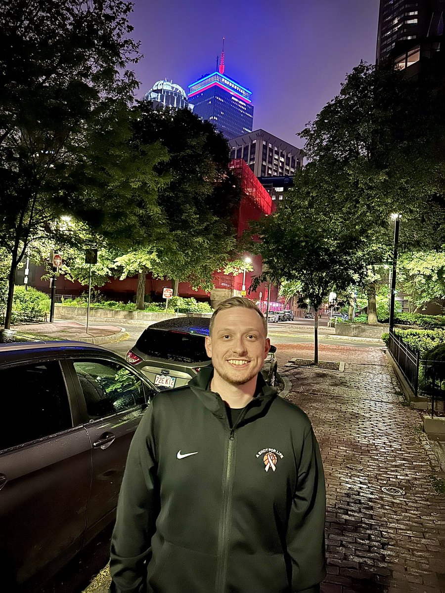ASFL is lit up the Boston sky and every bridge last night. If you were out and you saw the coordinated lights, ASFL Boston was why 💙 #ASFL