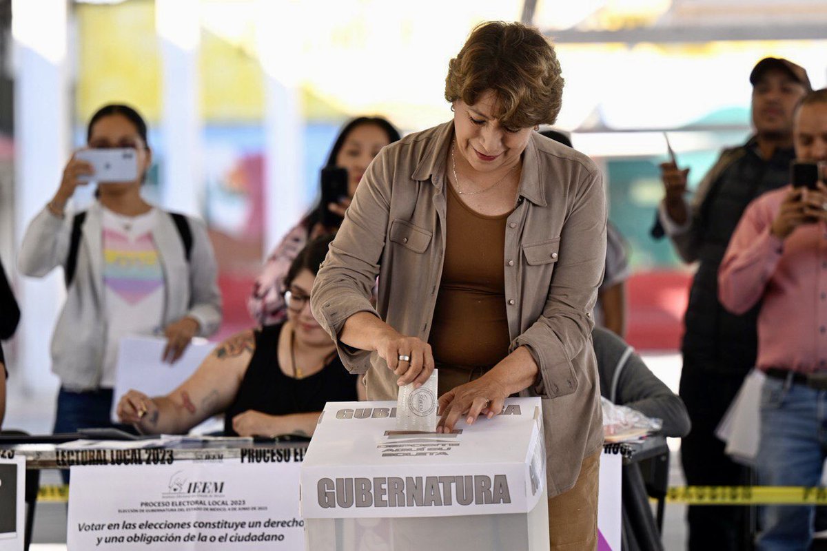 ¡Buenos días a todas, todos y todes! Estoy muy contenta de haber ejercido mi derecho a votar. Quiero reconocer el trabajo de las autoridades electorales y de las y los representantes de casilla, qué gusto ver tanta participación del Pueblo #mexiquense. ¡Hoy será un gran día!