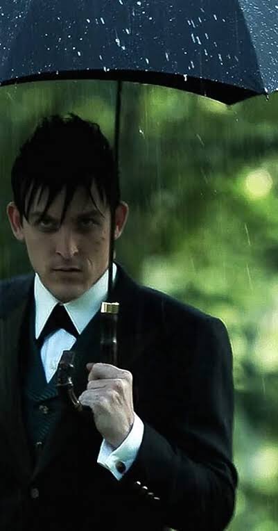 Happy birthday to the sweetest person, amazing actor and our forever penguin. We love you @robinlordtaylor 🥰💜 #SaveGotham #Gotham