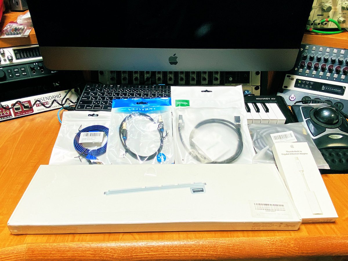 TomoyaJuku's tweet image. いろいろとＧＥＴしたw

#LANケーブル 
#AppleKeyboard
#Thunderbolt