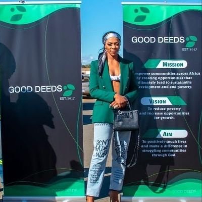 Khosi's moves in terms of Good Deeds are strategic.  From her birth place to Johannesburg where she graduated with her 1st degree to the Free State where she graduated with her 2nd degree. Tracing her footsteps. A very intentional babe
KHOSI TWALA ON YOUTUBE GOODDEEDS PROJECT