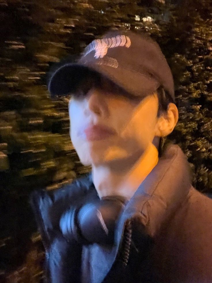 jepjeptheo's tweet photo. Tipe yg kalo nanyain lagi dimana atau lagi ngapain, dijawab Pap.

#KIMSUNWO #SUNWOO #KSW #TBZ #THEBOYZ #TheBSelcaDay #thebshot #DEOBI #더보이즈 #김선우 #선우 

btw, edisi tbsd Theo balik! https://t.co/bBFaQBGS9Z