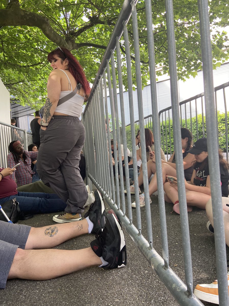 cherizka's tweet image. Sooo excited for @simpleplan tonight @ Zurich @SimplePlanID