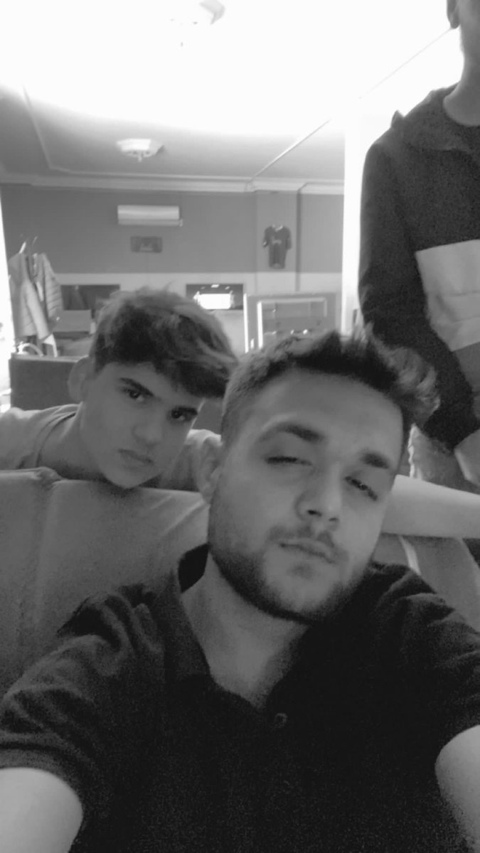 ufuckara's tweet photo. @caglarrayy @zhrakara @dilara_09_3 Kesin bizi gördü https://t.co/LI3RVutxuR