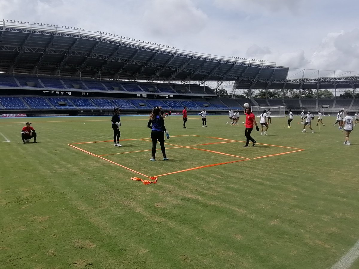 DeporPereiraFem's tweet photo. A esta hora nuestro equipo realiza su último entrenamiento previo al partido de este lunes ante el Deportivo Cali.

Alegría, unión y mucha motivación para seguir haciendo historia en la Liga Femenina. https://t.co/4VruShPsOU
