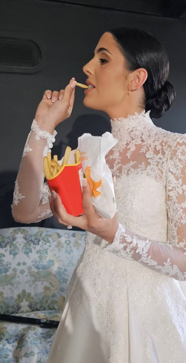 GOSSIP ROOM tweet media