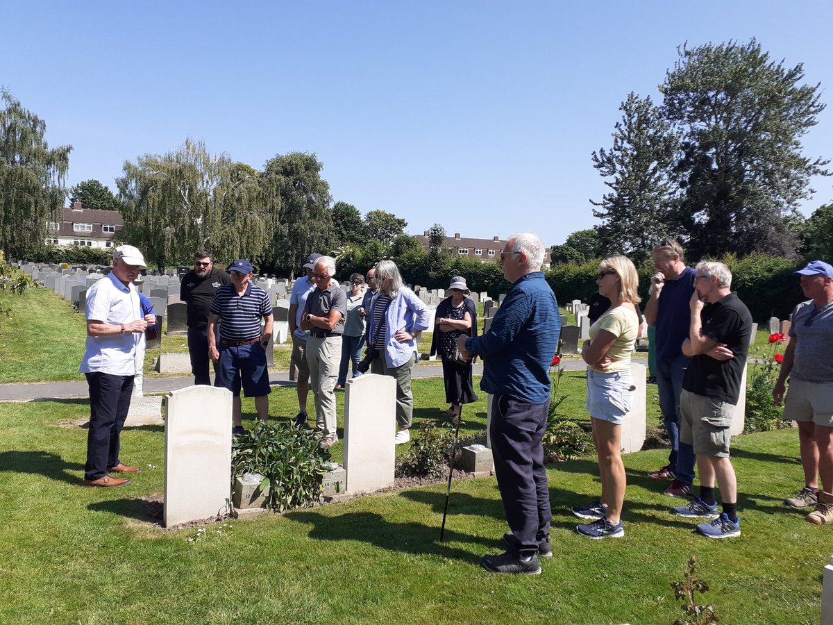SandraEoHoWest's tweet image. A great get together for @CWGC West 2 #EOHO volunteers at St Martin's Church, Hereford. Even the vicar joined our special talk by SAS veteran Joe who talked about the men he served alongside who now lie buried in the churchyard