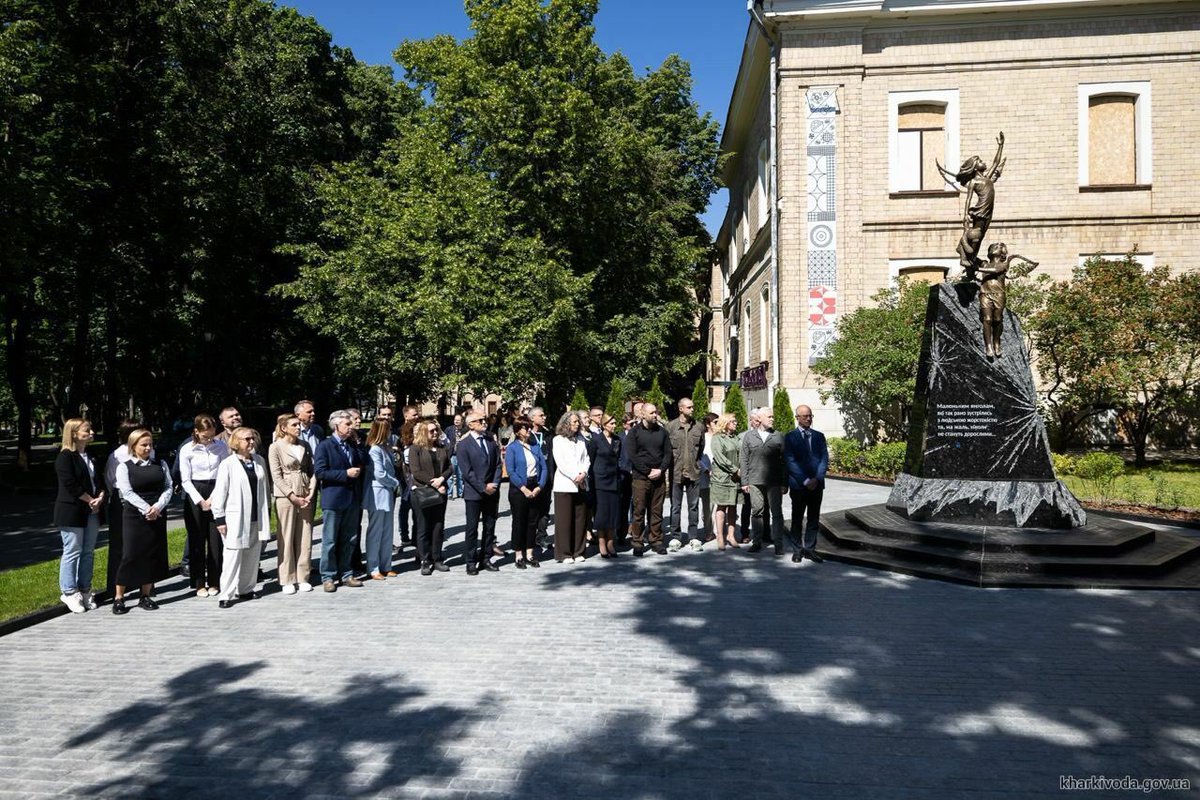 In the center of #Kharkiv, a monument was opened to the children who died as a result of hostilities.

Today the world celebrates the International Day of Innocent Children Victims of Aggression.