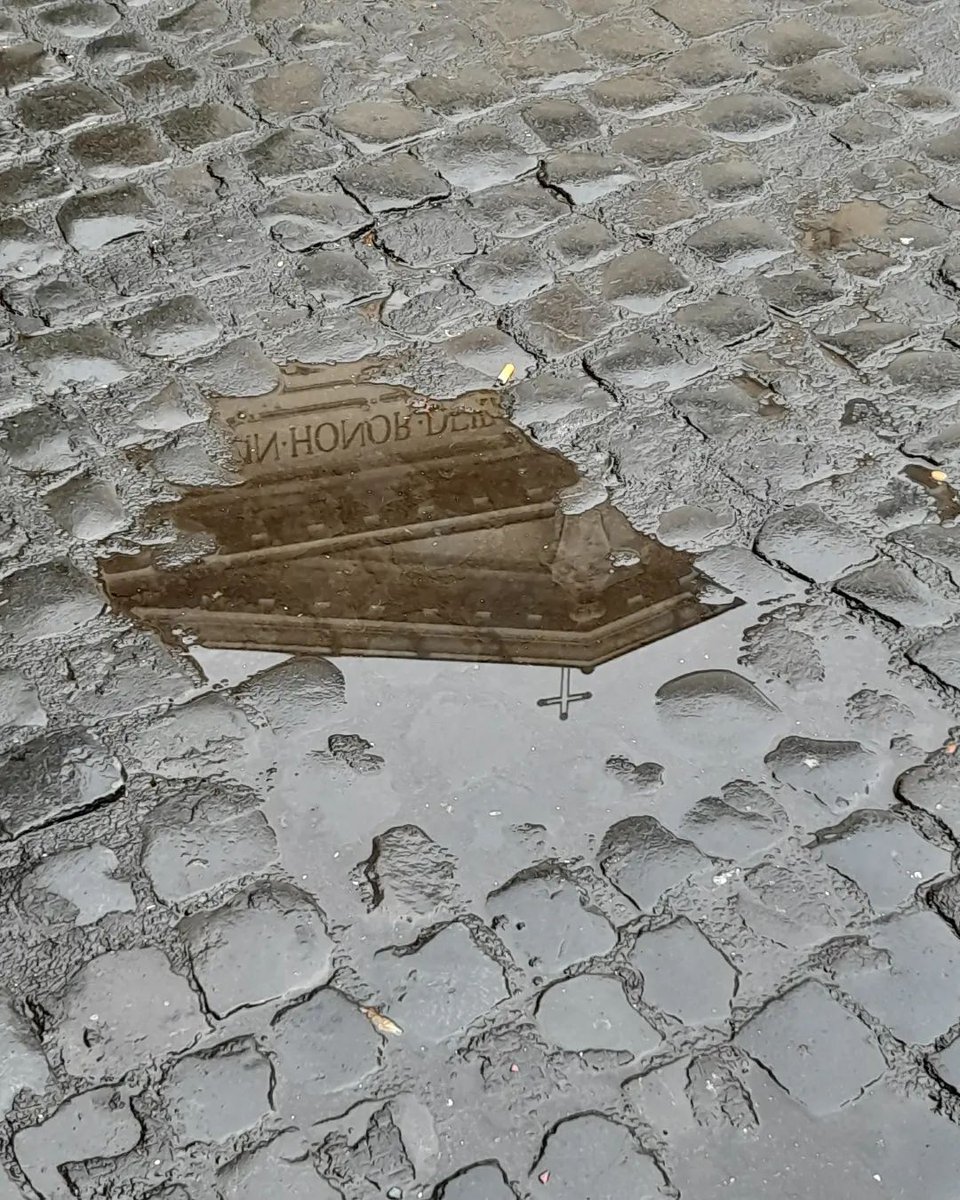 Trastevere
ph @pietro_prisco

#trastevere #raininginrome #rainyday #rain #pioggia #pozzanghera #puddles #sampietrino #sanpietrino #sampietrini #sanpietrini #selciatoromano #roma #rome #cobblestones #romancobblestone #sampietriniromani #sanpietriniromani