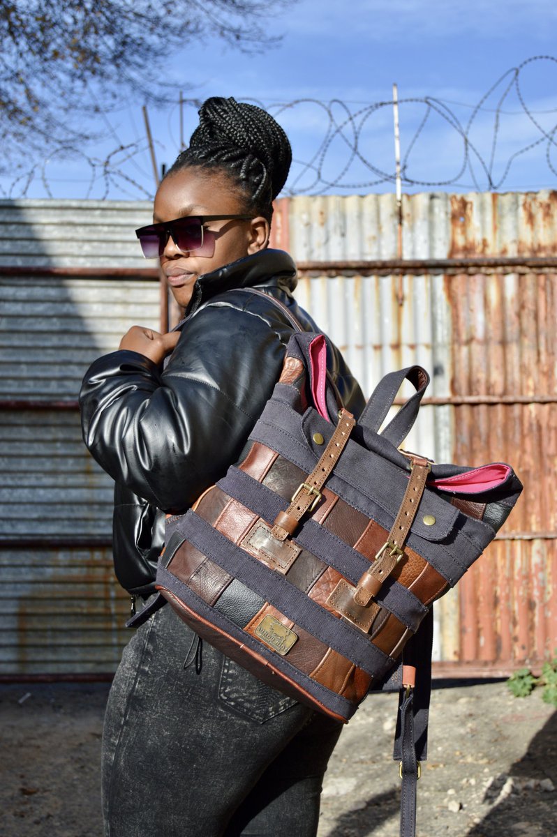 bunduhide's tweet image. Bundu Hide - Genuine Skhumba

🎒 SHE - Renegade

Breaking all the rules......

14"inch Laptop Roll Top Back Pack / Canvas / Genuine Leather

🪡 Simphiwe Donald Mbangi 

📸 Simphiwe Donald Mbangi

😎 Snethemba

#moderndayguluva 

#leathercraft #RolltopBackpack #Mzansifashion