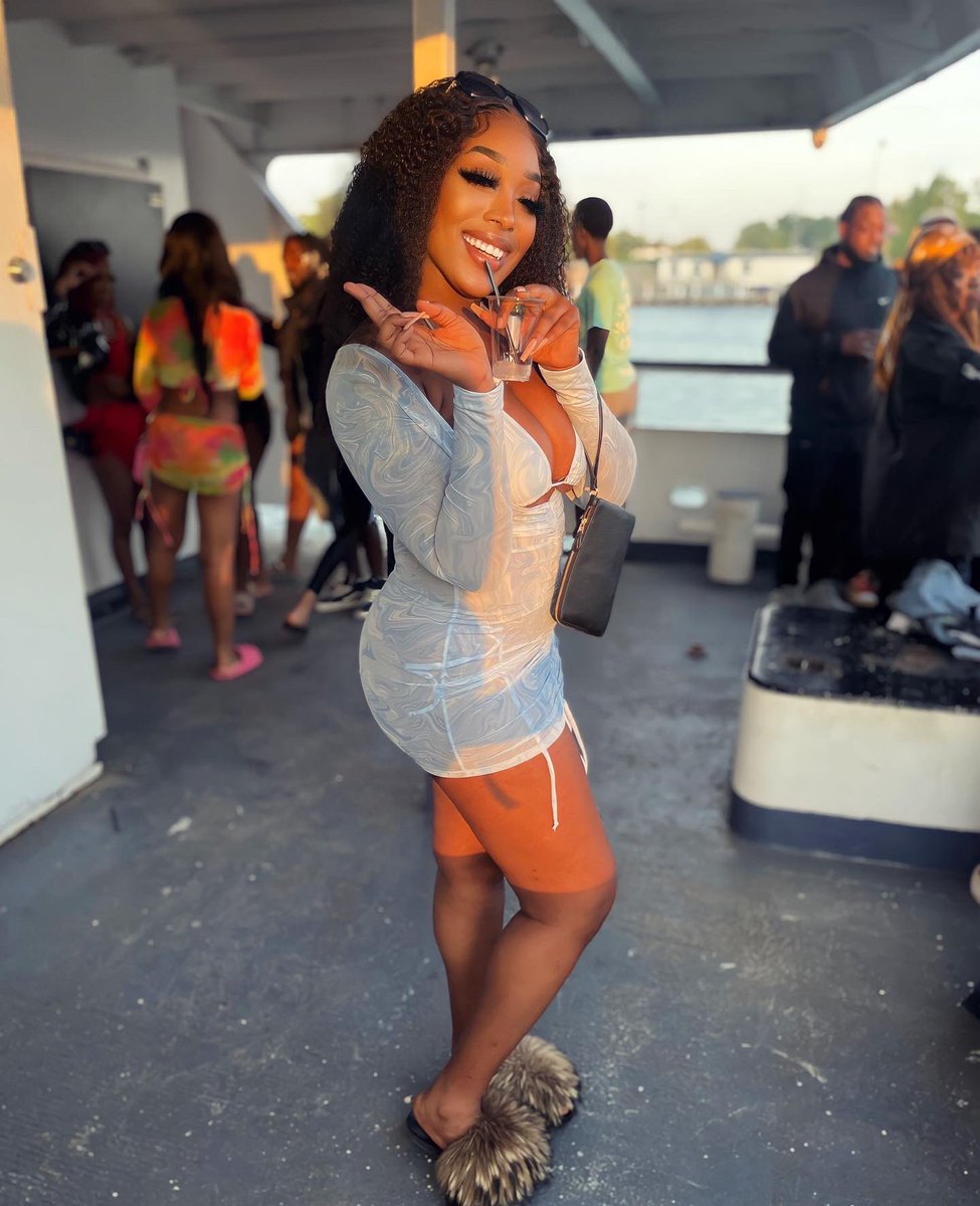teeylovely's tweet photo. The sun was great to me yesterday 🤪🤭 https://t.co/cbxZTeUN3s