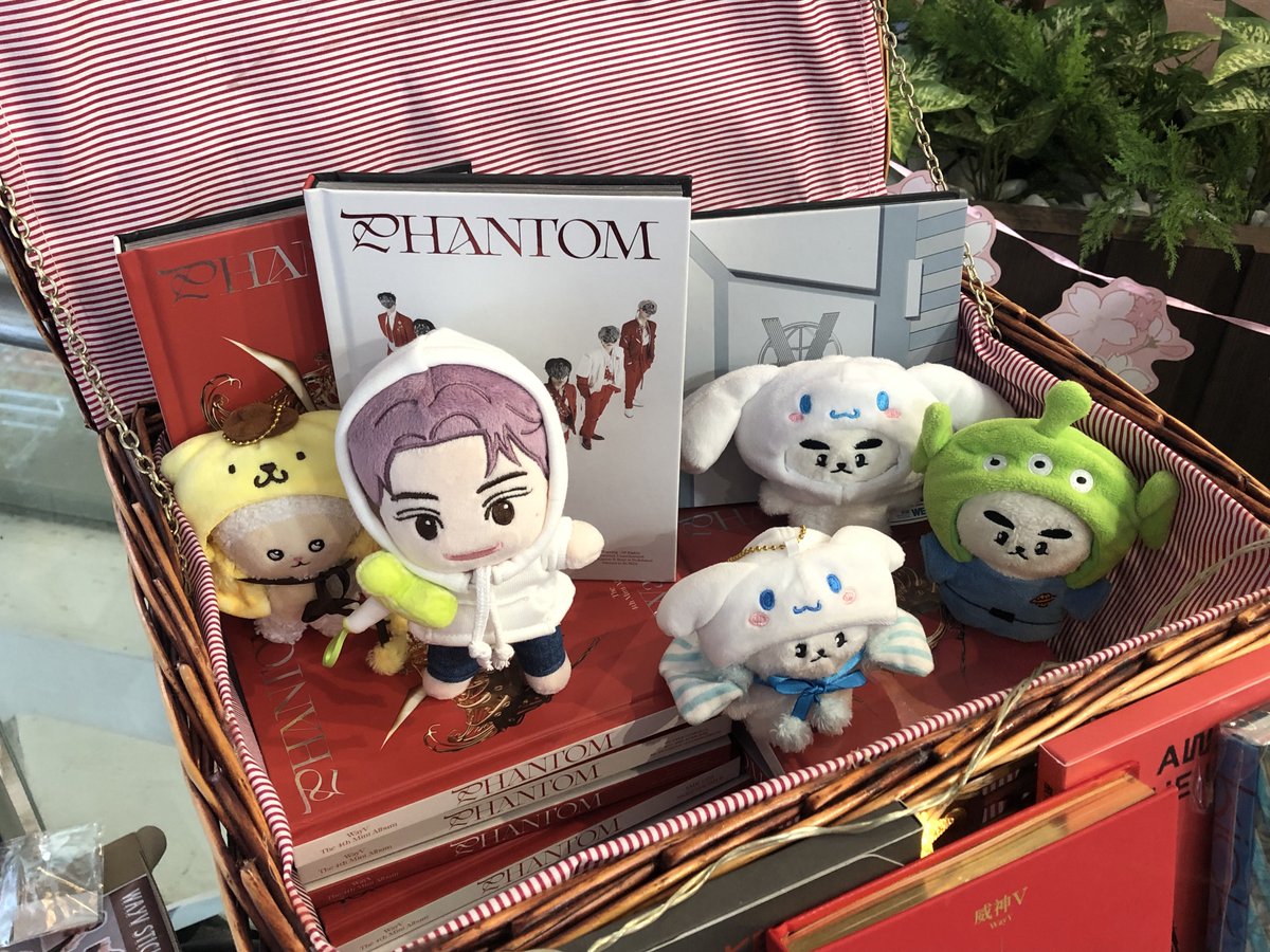 xiaojundjx's tweet photo. 덕뭉이 at @SG_WayV’s Spring Picnic with WayV fan cafe event 🌸
feat. @xiaosmitten & @xiaojun_xdj’s 덕뭉이
#SpringPicnicwithWayV
#WayV_Phantom_in_SINGAPORE https://t.co/hnHCjm2rJp