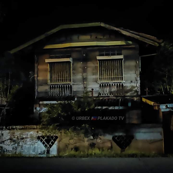 ANCESTRAL HOUSE BY NIGHT 😅 #creepy

#AncestralHouse #ancestral #overnightstay