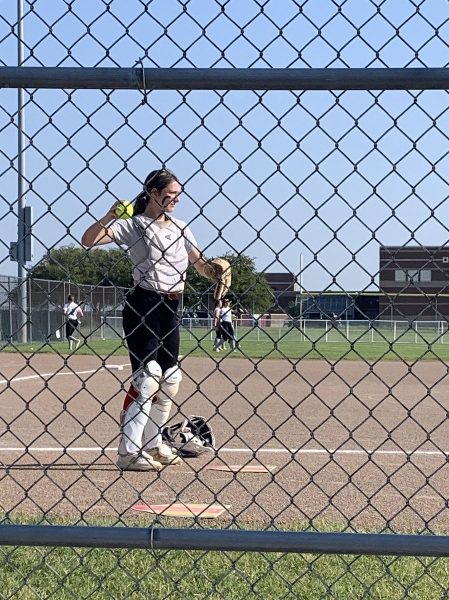 This weekend East Peoria Express went 3-1 falling short in bracket play this morning. 14.1 total innings behind the plate allowing 2 pass balls and throwing 2 runnings out, 2 total innings in right field, 2 total innings at short stop. Overall great weekend with great attitude.