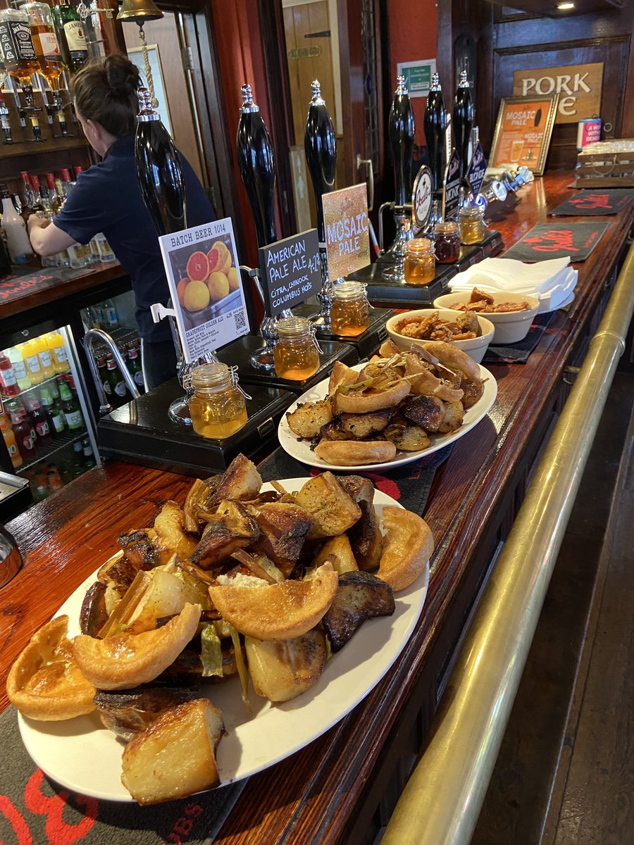 The five ‘o’ clock carbohydrate fix is on the bar NOW!!
Be rude not to 🤪
#chestertweets @BeersInChester @the_joe_smoe @SkintChester @wearechester