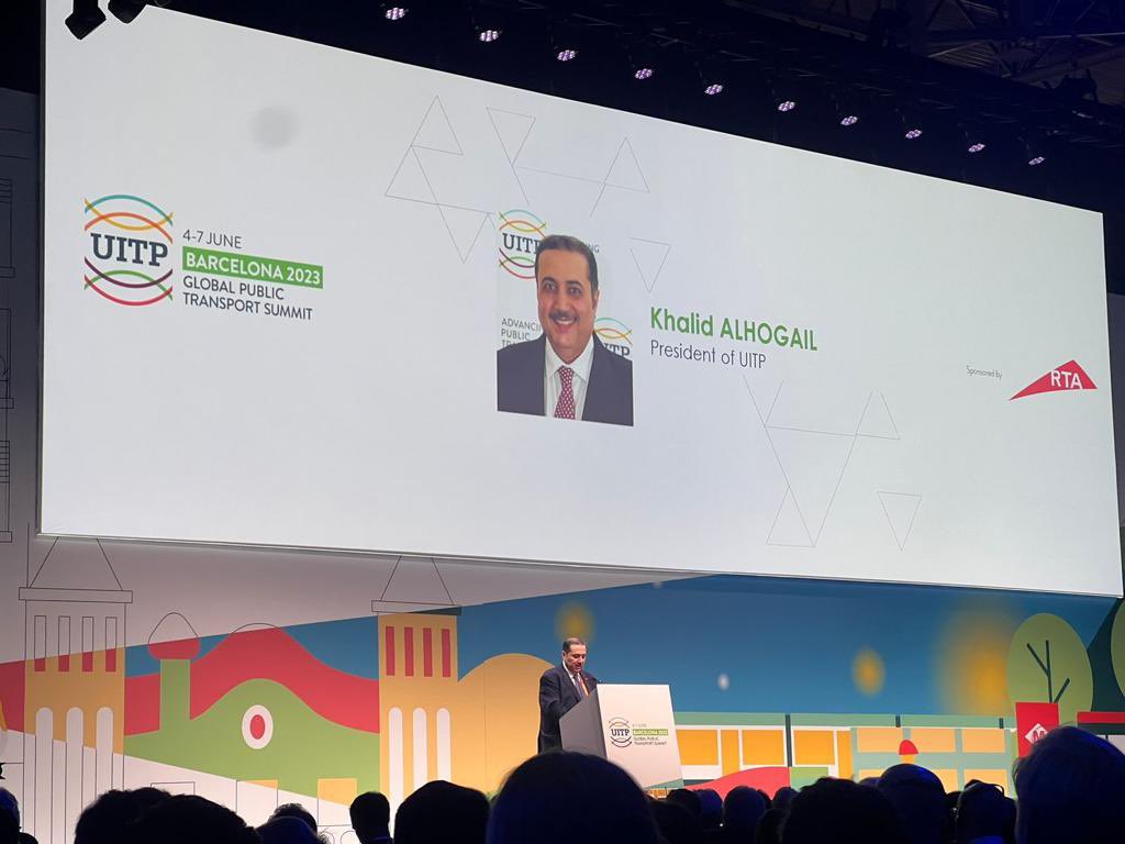 saptcoSA's tweet image. الرئيس التنفيذي لـ #سابتكو رئيس الاتحاد العالمي للنقل والمواصلات العامة UITP المهندس خالد الحقيل يلقي كلمته خلال افتتاحه لأعمال المؤتمر العالمي للنقل والمواصلات العامة المقام في مدينة برشلونة 
#UITP2023 #UITPSummit