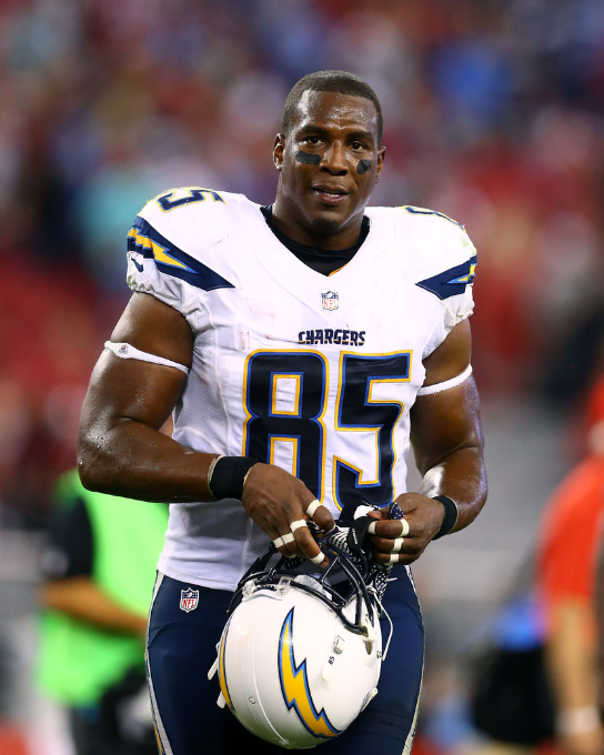 Open discussion: Name a former NFL player who should to be remembered more...?