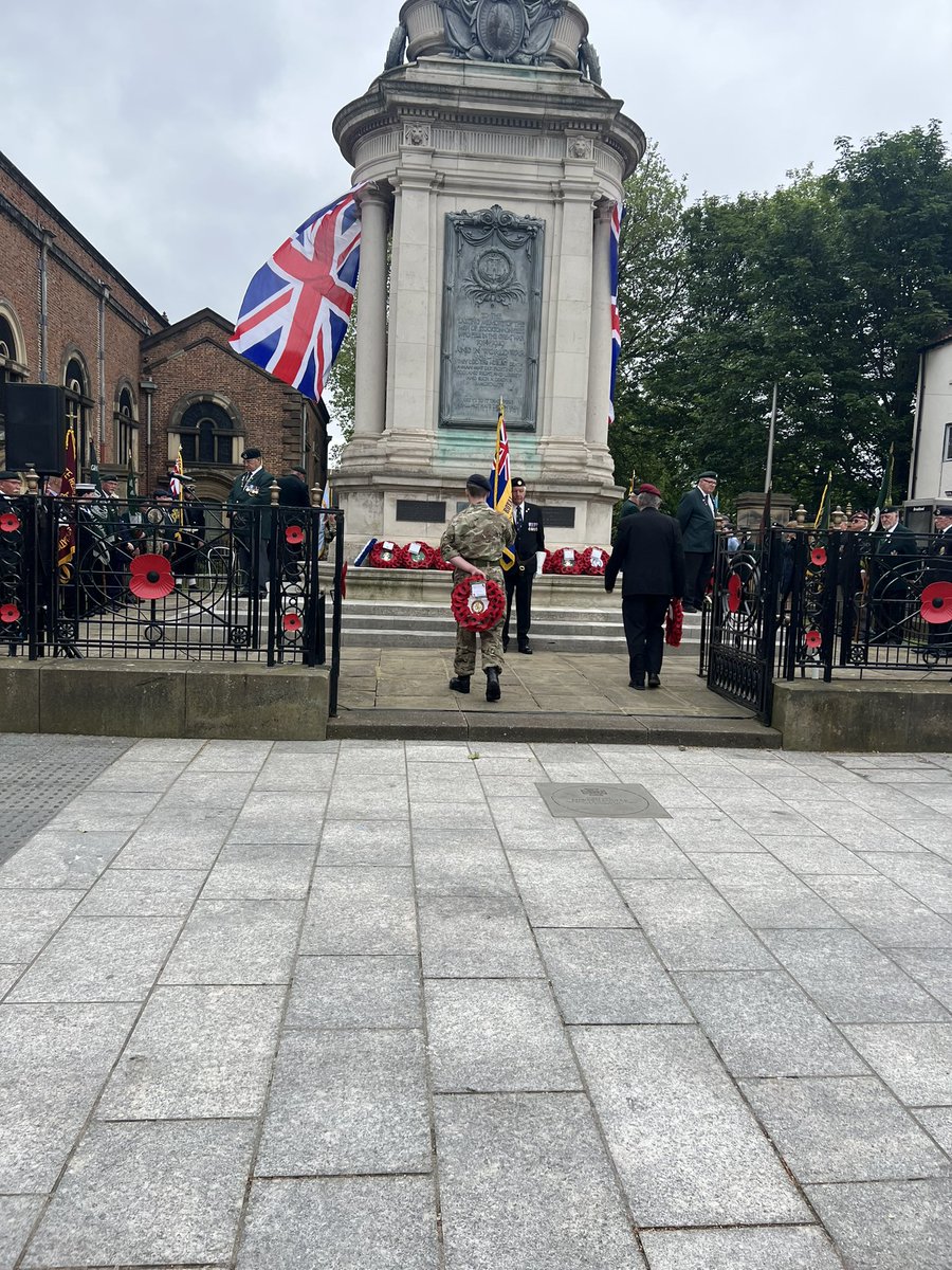 SarahNorman2's tweet photo. To commemorate Stockton War Memorial’s 100 year anniversary, the RBL held a 24hr vigil. 

Names of all the fallen from all wars were read out.

A Company, CACF, Cdts and CFAV’s had the great honour of taking part in the Vigil; all doing so in a solemn and dignified manner. 🇬🇧 💪🏻 https://t.co/KWQvYN3oeV