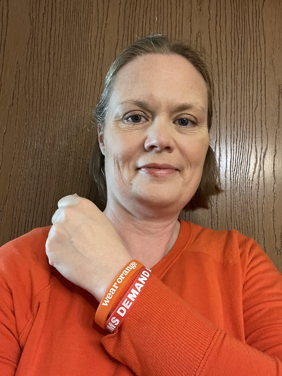 dorothyrand's tweet photo. I wear orange for all the kids who won’t come home from school, for gun violence victims and survivors. #wearorange weekend! #momsdemand #momsareeverywhere https://t.co/JlVMVkbC6x
