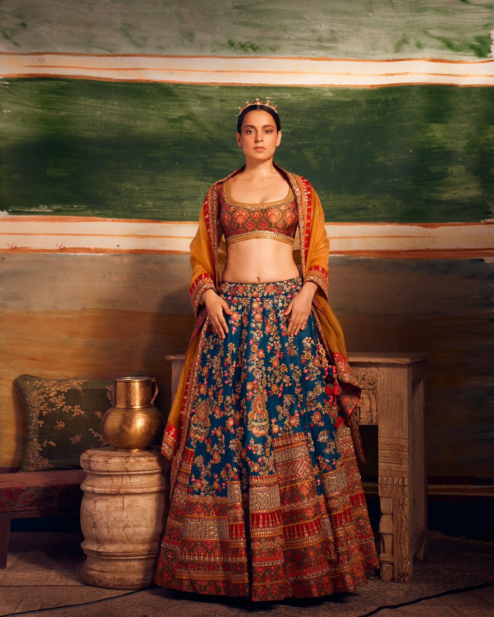 KanganaTeam's tweet photo. Hi friends… Bye friends ♥️ https://t.co/BLcXpYfSCk