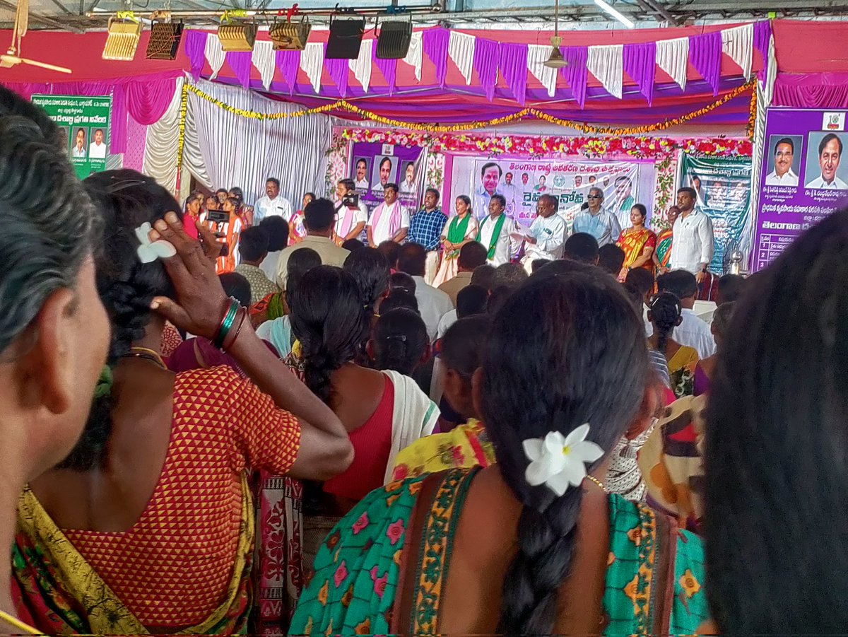 ubbaswetha999's tweet photo. On june 3-6-2023 to commemorate the telangana formation day,,raithu dinostavam celebrations  by farmers at sarapaka raithuvedika cluster burgampahad mandal bhadradri kothagudem https://t.co/qGREoFS1AZ