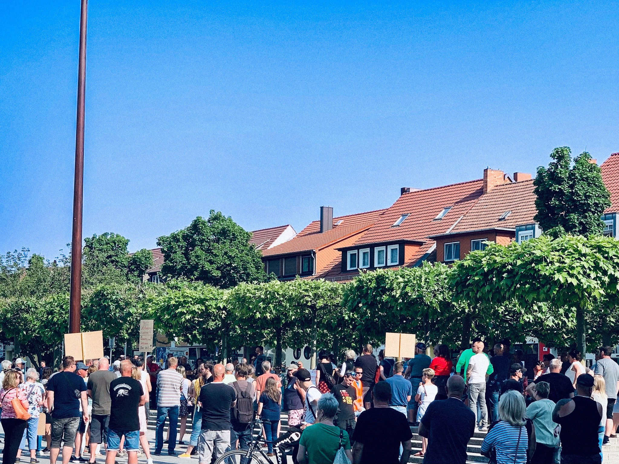 Zukunft Heimat e.V. on X: In #Lübben soll offenbar ein weiteres  Containerdorf für Migranten entstehen, nachdem die bisherigen Kapazitäten  ausgeschöpft sind. Dagegen regt sich Protest. t.coSkPp3bHLDX  X