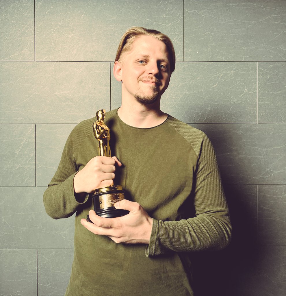 Finally, it was possible to touch the legendary award statuette!
Oscar is pretty heavy, well deserved though.
#Oscars
#Oscars2023
