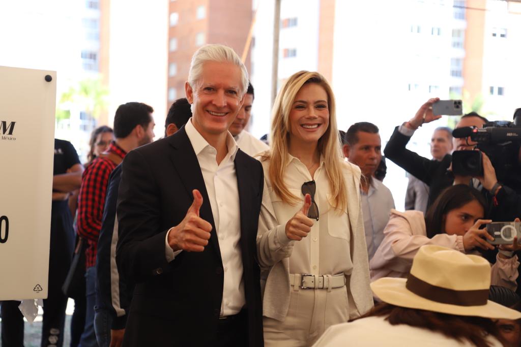 Acudí a votar con mi esposa <a href="/fercastillodm/">Fernanda Castillo</a>. Participemos todas y todos en estas #EleccionesEdoméx.