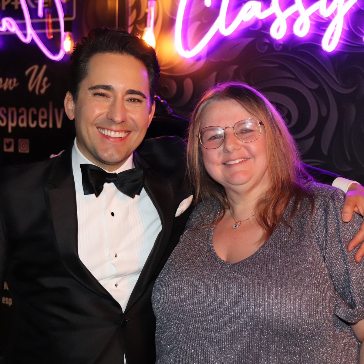 Meet and greet at @thespacelv after @GenuineJLY 's phenomenal show! Grateful for every moment of this trip...🙏❤🎶 #johnlloydyoungfriends #lasvegas #jerseyboys #broadway #soul #grammyawardwinner #tonyawardwinner #johnlloydyoung #vivalasvegas