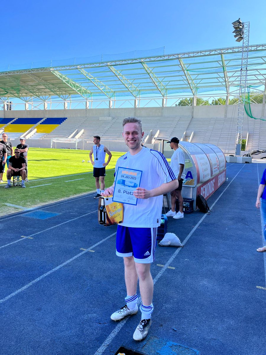 StadtwerkeJena's tweet photo. +++ Sponsoren-Fußballturnier im @eas_jena+++
Gestern haben wir für den #FCC noch Daumen gedrückt (erfolgreich!), heute mussten wir selber ran: Beim 1. Sponsorenturnier des @fccarlzeissjena waren wir mit dem 1. FV Stadtwerke Jena e.V. u. #Jenawohnen am Start. https://t.co/r3r4Gvq8Rz