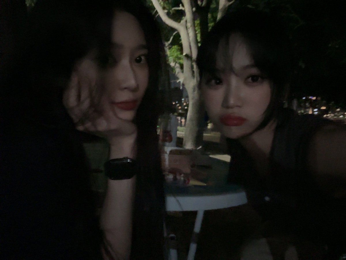 melonchaewon's tweet photo. 2KIM IN THE YEAR TWENTY FUCKING TWENTY THREE https://t.co/3OWTdKBvJB