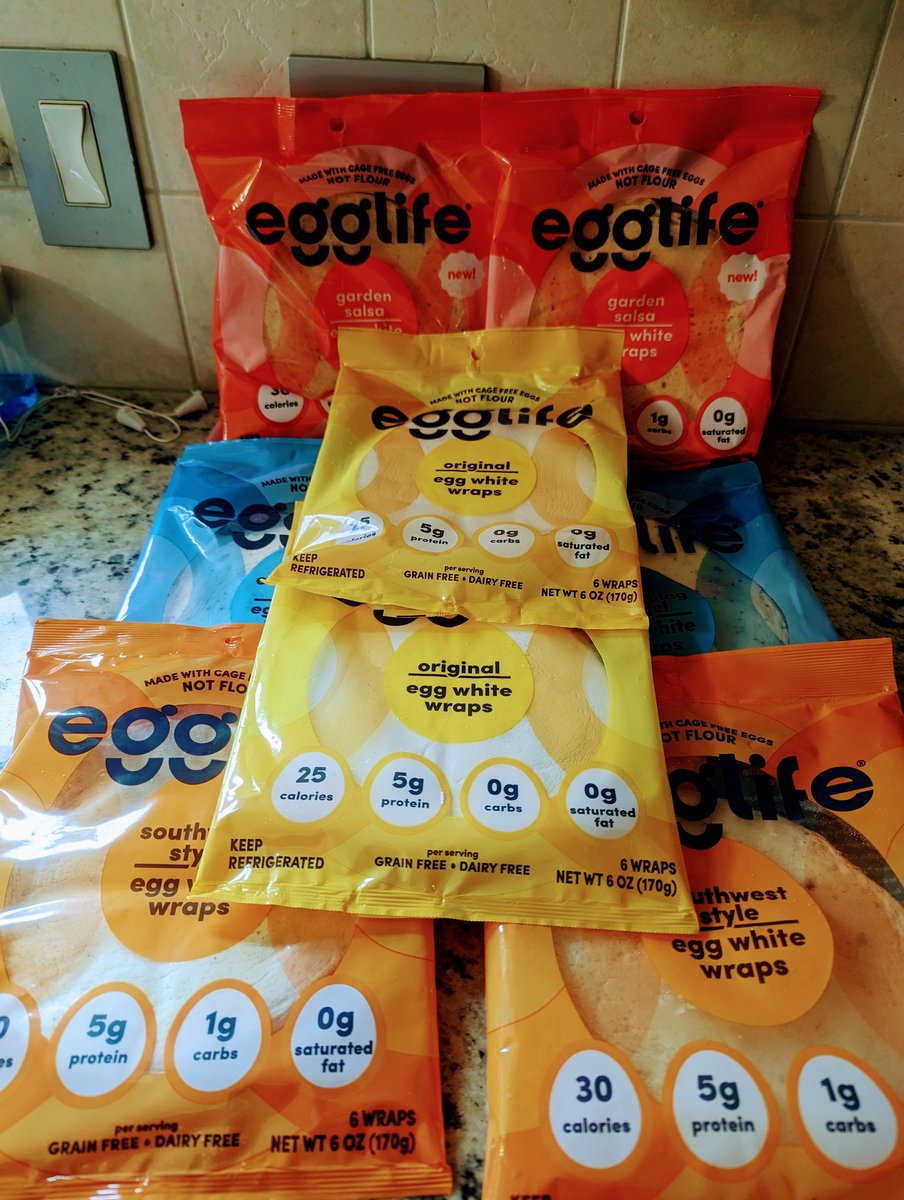 Thank you egglife for sending me these egg white wraps! 

I've tried two of them so far & they're great as snacks & lunches! I put a slice of meat or some veggies on them & they make a good quick lowcarb lunch at work. As a snack I just add hot sauce because I love 🥵🔥🌶️