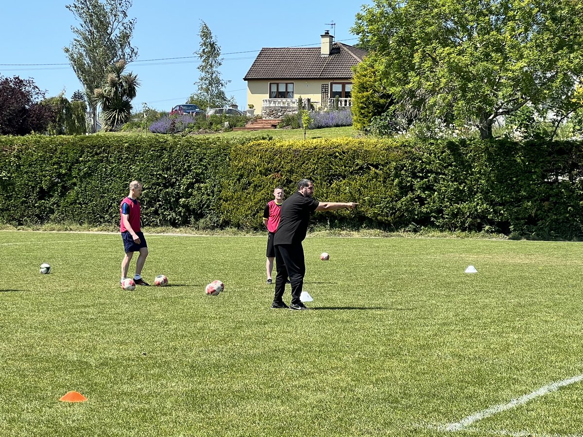 FAI_Wicklow's tweet image. 1️⃣4️⃣ Coaches completed the @faicoached PDP3 in a sunny Aughrim this afternoon ☀️😎

Well done to everyone for their effort and engagement and a big thank you to Aughrim Rangers for hosting the course ⚽️⚽️

#realitybasedlearning 
#lifelonglearning 
#learnercentered