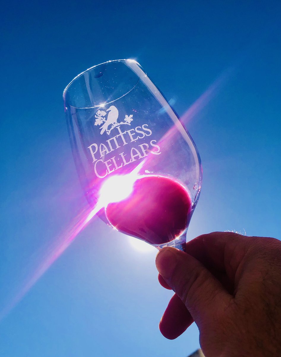 Our wine🍷 flight for this weekend:
-Viognier
-Tempranillo 
-Touriga Nacional #90pt  
#wineenthusiast  
-Vagabond Blend (Cab Sauv/Touriga Nac/ Merlot)
-The DEACON  ( #PetiteSyrah )

#winetastinglosangeles 
#visitcamarillo  #winelover #californiawines #cpwinefoodbrew