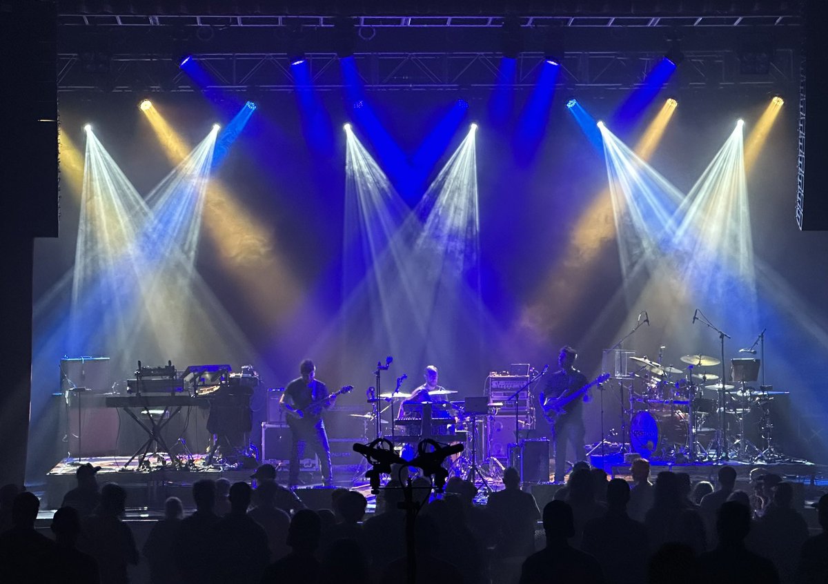 Solar_Circuit's tweet image. Awesome night at @ShermanTheater with @SpaffordMusic! Next up 👉 Pittsburgh fam at Thunderbird this Fri!

2023.06.03 | Stroudsburg, PA

Through the Fog &amp;gt; Nektar &amp;gt; Golden Hour^ &amp;gt; Dreams+ &amp;gt; Bloom*

^inverted 
+Fleetwood Mac 
*ending only 

LD Mike Jaws