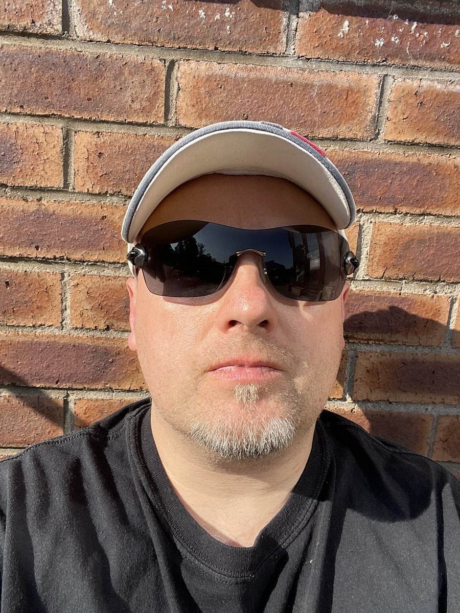 turasatana1's tweet photo. Finished work, out in the garden watching the #fitbaw https://t.co/xOUGU4qiCs