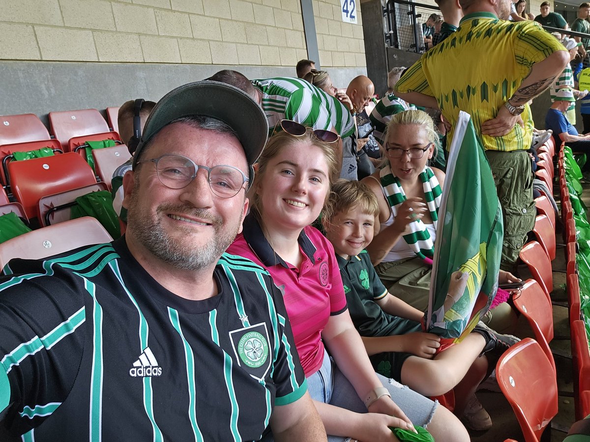 Out with our Zoe, my neice Heather and her son Kayden yesterday for the treble winners. Lexi Kelci and Katy joining for the celebration at #celticpark 
#CelticFC #TRE8LEWINNERS #ScottishCupFinal
@CelticFC