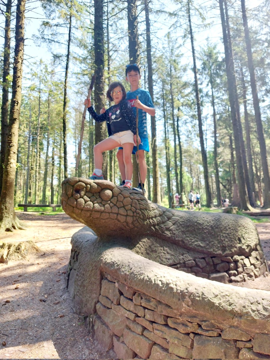 Cracking walk at #BeaconFell followed by a top class Sunday lunch at <a href="/horns_inn/">Ye Horns Inn</a>. 

Such a great venue; brilliant building, great quality food, a car park that puts  premiership training ground car parks to shame, and a super relaxed atmosphere. 

It's a #PickoGoGo.