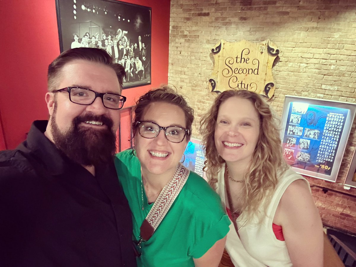 Busy day yesterday that ended with me getting off a plane at O’Hare and meeting up with these ladies at @TheSecondCity. Laughed so much. #BirthdayWeekend