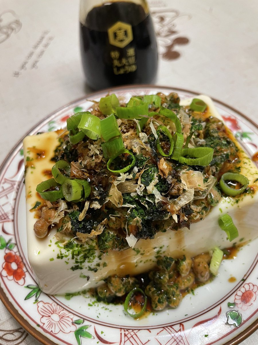 yoihiro_drunker's tweet photo. 朝ごはんスタート！
・納豆豆腐
朝から酒飲みたくなる
最高で、最悪な一品…
今週も、頑張りましょうヽ(^o^)
#備忘録めし #料理男子 #料理好きな人と繋がりたい #おうちごはん https://t.co/QQwUVAFEda